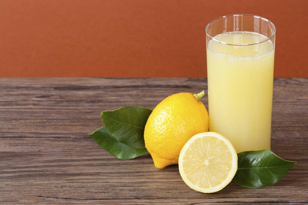 Limon tansiyonu düşürür mü, Limon tansiyon düşüklüğüne iyi gelir mi, Limon tansiyonu nasıl etkiler, Limon tansiyonu düşürüyor mu, limon tansiyonu çıkartır mı, limon tansiyonu çıkarırmı düşürürmü, limon tansiyona ne yapar, limon tansiyon dengeler mi,